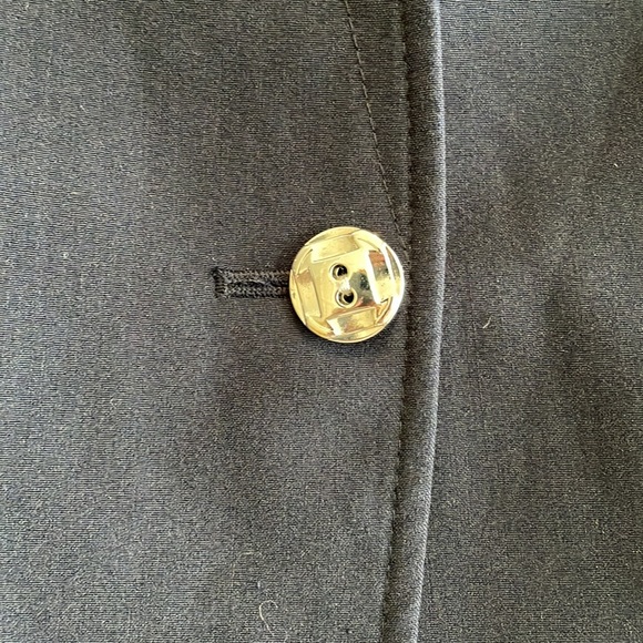 Tahari Arthur S Levine 6 Navy Blazer Like New - Picture 4 of 9